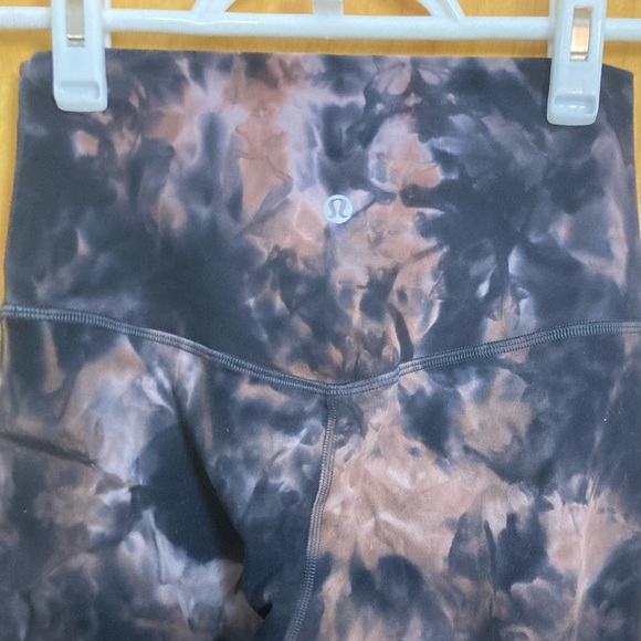 lululemon Align™ High Rise Legging - 28” inseam - Picture 4 of 7